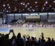 VIDEO și FOTO Fanii giuleșteni au creat o atmosferă senzațională în Sala Rapid, la derbyul cu Dinamo de la handbal! Interviurile de după meci, amânate: "Nu auzim nimic!"