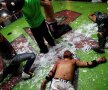 FOTO Lumea brutală a wrestlingului mexican: luptele se dau cu scaune în cap, cuțite și sârmă ghimpată