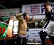 FOTO Lumea brutală a wrestlingului mexican: luptele se dau cu scaune în cap, cuțite și sârmă ghimpată