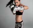FOTO "Îngerul" dă tare cu pumnul! Adriana Lima are o pasiune nebună pentru box