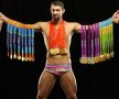 MEDALII DE 8 KG! Revista Sports Illustrated a avut ideea de a-⁠l fotografia pe Phelps cu toate cele 28 de medalii olimpice câștigate
: 23 de aur, 3 de argint și 2 de bronz.