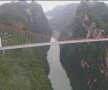 FOTO Copleșitor! Chinezii dau clasă lumii întregi: e incredibil ce au realizat deasupra unei prăpăstii