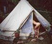 FOTO Își face singură fotografii nud pentru a atrage atenția asupra sărăciei