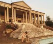 FOTO Își face singură fotografii nud pentru a atrage atenția asupra sărăciei