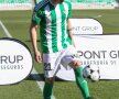 Alin Toșca și primele jonglerii pe stadionul "Benito Villamarin" // FOTO Twitter Betis