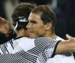 Rafael Nadal l-a îmbrățișat la final pe Roger Federer // FOTO Reuters