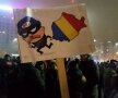 FOTO A șaptea zi de proteste » Oamenii ies în continuare în stadă împotriva guvernului Grindeanu! Contramanifestație la Cotroceni