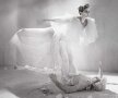 FOTO În sfârșit, dezbrăcată! Emma Watson a pozat în premieră topless