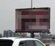 VIDEO Imagini indecente pe un ecran publicitar de pe autostradă