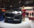 GALERIE FOTO Cine mai e atent la mașini? Fetele de la Salonul Auto de la Geneva i-au înnebunit pe vizitatori