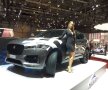 GALERIE FOTO Cine mai e atent la mașini? Fetele de la Salonul Auto de la Geneva i-au înnebunit pe vizitatori