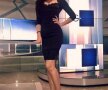 VIDEO&FOTO Ups: chiar a arătat prea mult! O prezentatoare și-a ridicat rochia în direct