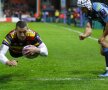 Paralel perfect. Jonny May înscrie un eseu pentru Gloucester Rugby, iar fotoreporterul reuters este perfect pe fază