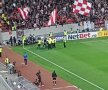 VIDEO + FOTO Ce nu s-a văzut la TV » Incident la Derby, meci întrerupt pentru 60 de secunde. Imagini filmate din tribună