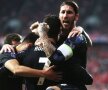 EUFORIE. Căpitanul Sergio Ramos și ceilalți jucători ai Realului sărbătoresc victoria cu Bayern, un comeback marca Ronaldo, 2-1 la Munchen FOTO: Reuters