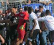 UPDATE // VIDEO Jucătorii lui Lyon au fost luați la bătaie! Meciul nu s-a mai jucat în repriza a doua