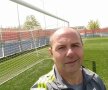 FOTO Apariție surprinzătoare în cantonamentul lui FCSB » New York Times a scris despre el, iar acum MM Stoica i-a făcut un cadou