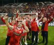 Petrecere până la sfârșit » TOP 10 imagini incredibile cu bucuria dinamoviștilor după victoria cu CFR