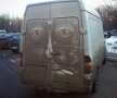 FOTO & VIDEO Un artist transformă camioanele murdare în opere de artă