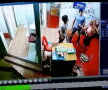 VIDEO A mers la toaletă şi a refuzat să-i plătească unui copil care încasa taxa. Ce a urmat întrece imaginaţia!