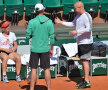 Simona Halep, atentă la sfaturile lui Andre Agassi și sub privirile lui Darren Cahill // FOTO: Flick/Amy