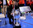 2017 Claudiu Niculescu a reușit să facă o poză cu trofeul abia în vestiar // FOTO Raed Krishan