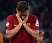 FOTO Ave, Papa Francesco! Fotbalistul s-a retras, rămâne legenda: Totti a pus ghetele în cui după 25 de sezoane la Roma