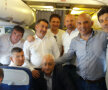 FOTO EXCLUSIV Imagini din avionul Generației de Aur spre finala Ligii