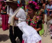 GALERIE FOTO & VIDEO Nuntă bizară în Mexic. Un primar s-a căsătorit cu un crocodil!