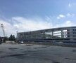 EXCLUSIV VIDEO + FOTO Noi imagini de la unul dintre stadioanele care se construiesc în România! Se pun la punct ultimele detalii la exterior 