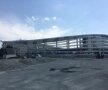 EXCLUSIV VIDEO + FOTO Noi imagini de la unul dintre stadioanele care se construiesc în România! Se pun la punct ultimele detalii la exterior 