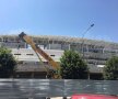 EXCLUSIV VIDEO + FOTO Noi imagini de la unul dintre stadioanele care se construiesc în România! Se pun la punct ultimele detalii la exterior 