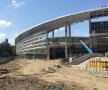 EXCLUSIV VIDEO + FOTO Noi imagini de la unul dintre stadioanele care se construiesc în România! Se pun la punct ultimele detalii la exterior 