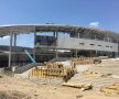 EXCLUSIV VIDEO + FOTO Noi imagini de la unul dintre stadioanele care se construiesc în România! Se pun la punct ultimele detalii la exterior 