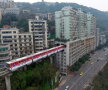 FOTO & VIDEO China: O linie de metrou trece printr-un bloc de locuințe, la nivelul etajului 6
