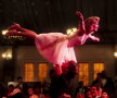 Au vrut să danseze ca în Dirty Dancing, dar au ajuns la spital
