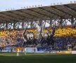 Tribuna a doua a
contribuit la show-ul
din tribune