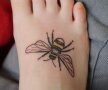 FOTO Câți bani s-au adunat prin tatuajele cu albine pentru victimele atentatului din Manchester