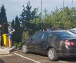 Corespondenţă din Craiova » GALERIE FOTO+VIDEO Incident cu autocarul Milanului la plecarea de pe aeroportul din Bănie!