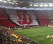 GALERIE FOTO Dinamo - Athletic Bilbao » Spectacol pe Arena Naţională: supercoregrafie făcută de "câini" + torţe, petarde şi mesaj dur la adresa UEFA