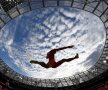 MAI APROAPE DE CER! Instantaneu de la Campionatele Mondiale de la Londra, la săritura în lungime (foto: reuters)