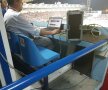 FOTO Condiţii deplorabile pe stadionul din Podgorica » Vizibilitatea e obturată de un stâlp uriaş