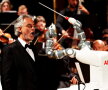 FOTO & VIDEO Un șef de orchestră robot a acaparat toată atenția deși pe scenă era Andrea Bocelli