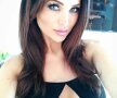 FOTO De pe plajă în club, e obsedată de selfie-uri! O vedetă Playboy se fotografiază non-stop, iar imaginile sunt demențiale