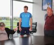 GALERIE FOTO O imagine memorabilă. Ziua când golgeterii se întâlnesc: Harry Kane, alături de Jimmy Greaves, într-un selfie tulburător