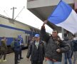 VIDEO+FOTO Suporterii lui CSU au luat cu asalt gara din Craiova! Au avut la dispoziție un tren în culorile echipei, iar CFR le-a transmis un mesaj special