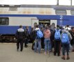 VIDEO+FOTO Suporterii lui CSU au luat cu asalt gara din Craiova! Au avut la dispoziție un tren în culorile echipei, iar CFR le-a transmis un mesaj special
