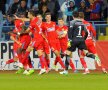 VIDEO+FOTO » FCSB se impune spectaculos cu CSU Craiova, 5-2, și devine lider în Liga 1!