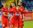 VIDEO+FOTO » FCSB se impune spectaculos cu CSU Craiova, 5-2, și devine lider în Liga 1!