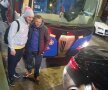 FOTO Oltenii au uitat de rivalitatea cu FCSB! Jucătorii lui Dică, ceruți la poze și autografe după meci